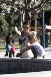 Alessandra Ambrosio アレッサンドラ・アンブロジオ